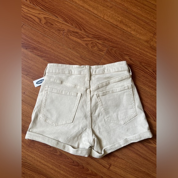 Old Navy High Rise OG Shorts - Picture 2 of 5